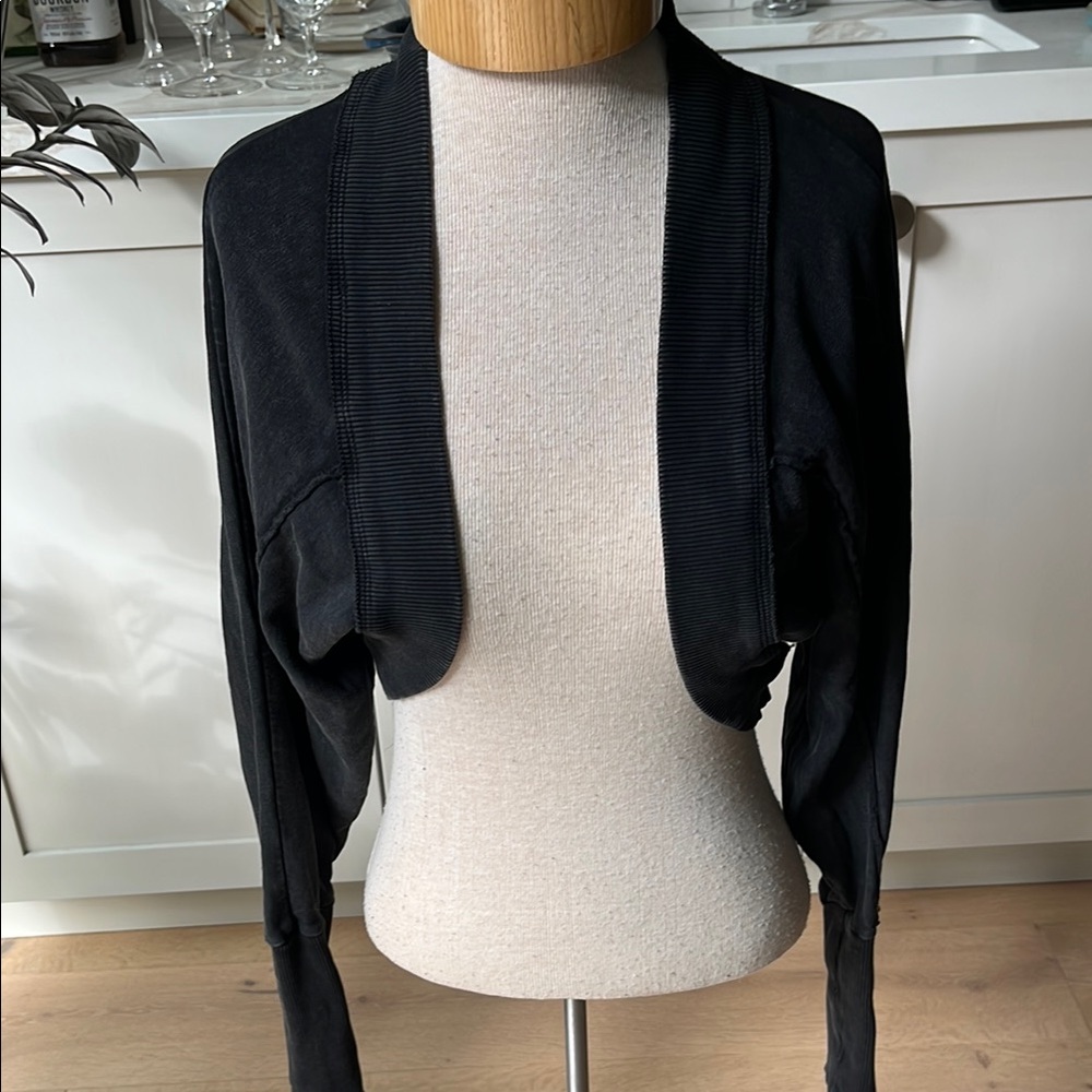 EUC Pilcro charcoal grey/black ribbed edge crop waist length cardigan